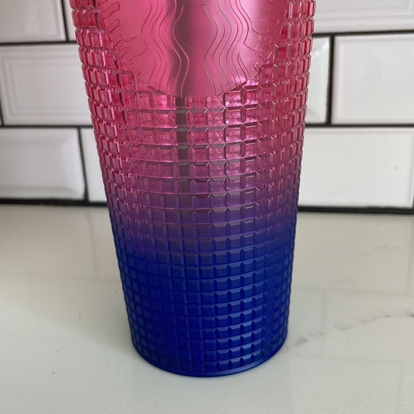 NWT Starbucks 2022 watermelon pink purple gradient ombré grid Venti 24oz Tumbler - Picture 3 of 7